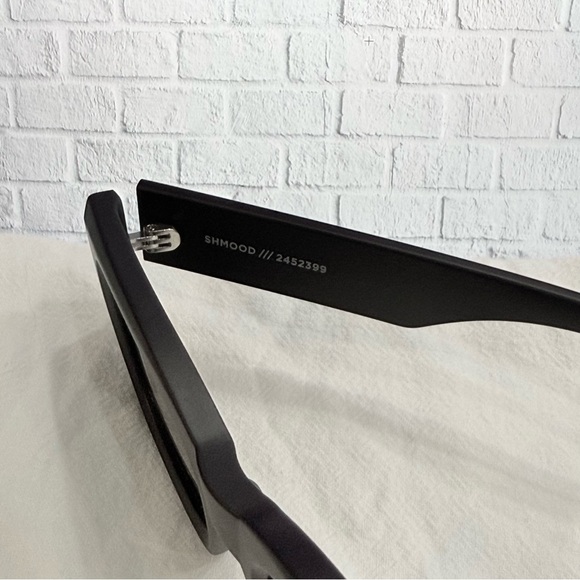 Le Specs Shmood Black Sunglasses - Picture 4 of 7